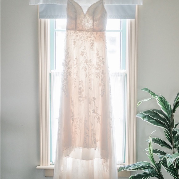 Size 10 Wedding Dress - Picture 2 of 8